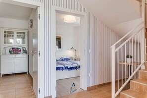 3 chambres, fer et planche à repasser, lit parapluie, Wi-Fi gratuit