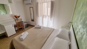 1 chambre, bureau, Wi-Fi, literie fournie