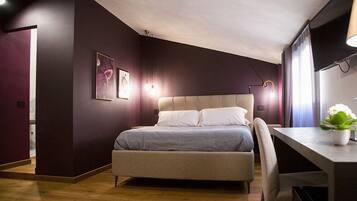 1 bedroom, desk, WiFi, bed sheets