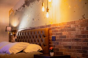 1 室のベッドルーム、デスク、WiFi、ベッドシーツ