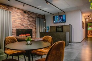 Dining - MANTRA Suite&Room - Room 14 (Acerenza)