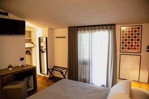 1 bedroom, desk, WiFi, bed sheets - MANTRA Suite&Room - Room 14 (Acerenza)