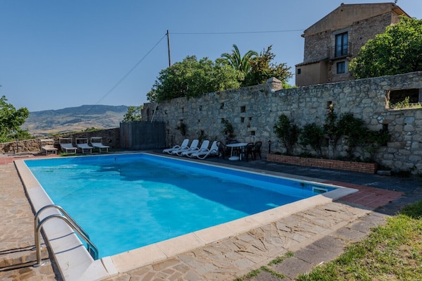 Pool - Double with Private External Bathroom (Nicosia)