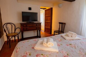 1 Schlafzimmer, Schreibtisch, WLAN, Bettwäsche
