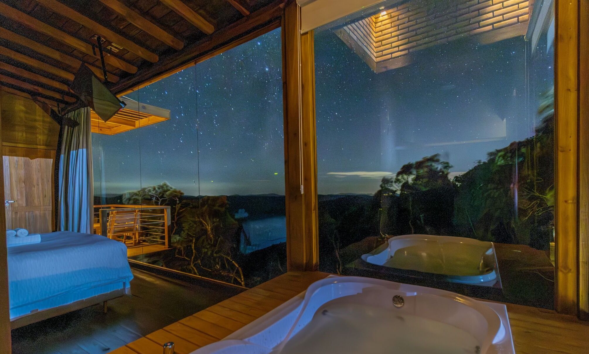Chalet de base | Baignoire à remous extérieure