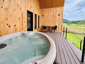 Terrace/patio - Three Suns Cabins - Full Rental - 8 Cabins (Stanton)