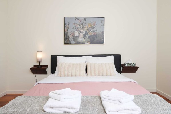 1 habitación, tabla de planchar con plancha, wifi y ropa de cama 