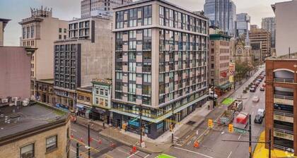 Classy Downtown Vancouver Apartment Near Waterfront Station