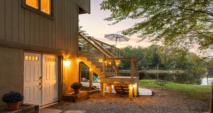 Lakefront Getaway w/ Sauna, Hot Tub, Kayaks, Fire Pit & Beach Access!