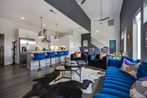Amazing Downtown Nashville on Westend with 13 beds