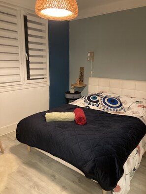 3 bedrooms, iron/ironing board, WiFi, bed sheets