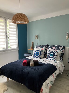 3 chambres, fer et planche à repasser, Wi-Fi, draps fournis