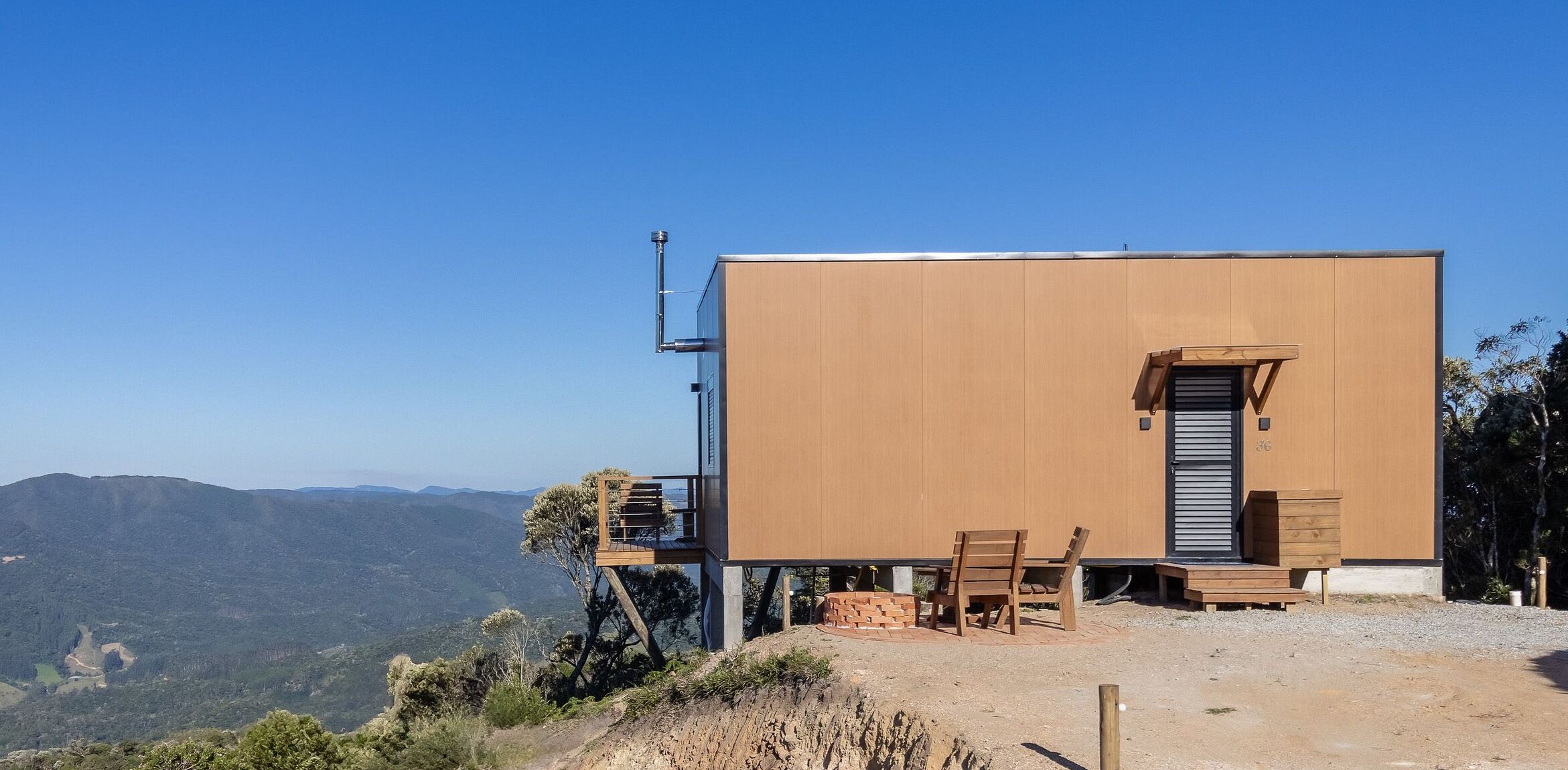 Basic Cabin | Exterior