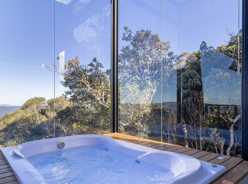 Cabana jacuzzi e vista na serra VST036