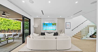 Modern Zen Oasis in Design District Sleeps 16