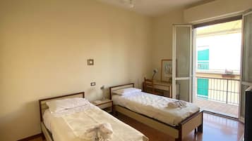 3 bedrooms, desk, iron/ironing board, travel crib