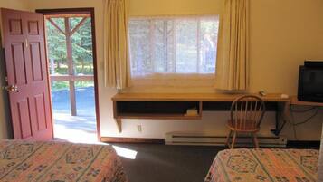 Espacio para trabajar con laptop y wifi gratis