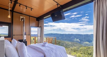 Cabana romântica vista na serra VST038