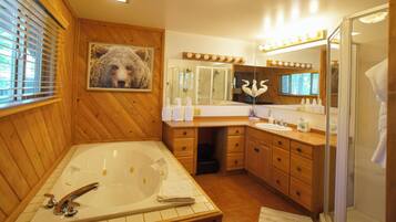 Cabin, 2 Bedrooms | Bathroom
