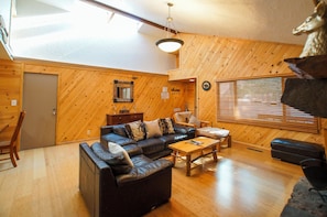 Cabin, 2 Bedrooms | Living area - Casa Makim (Big Bear Lake)
