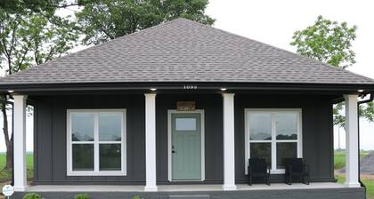 Shipping, Steel Bend Guest Houses: Shipping