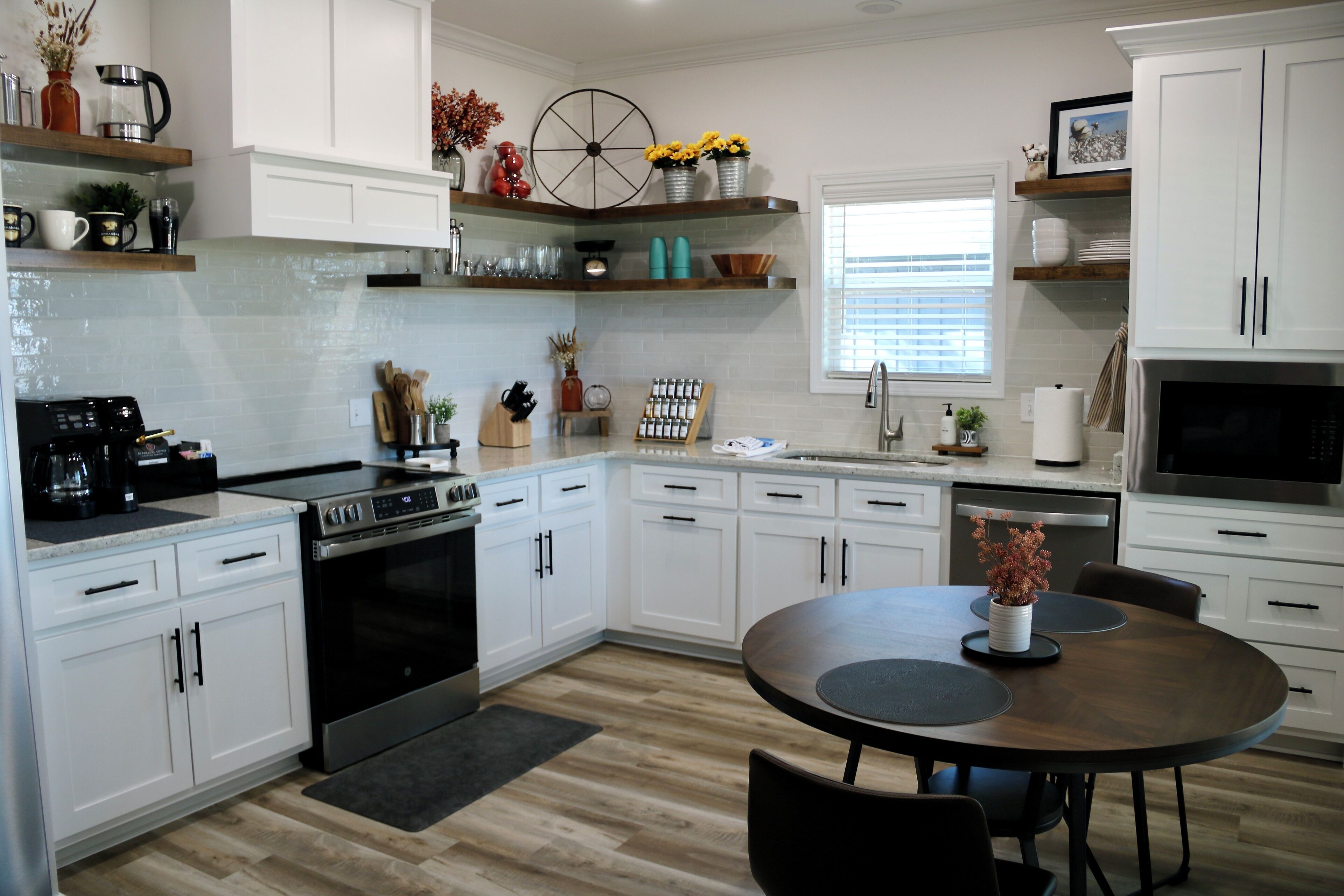 Cookware/dishes/utensils