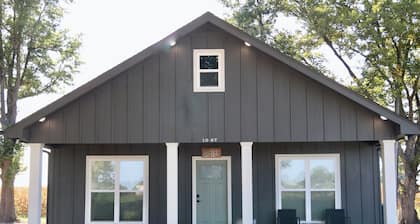 Caster, Steel Bend Guest Houses: Caster