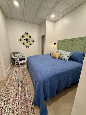 1 habitación, tabla de planchar con plancha, wifi gratis y ropa de cama