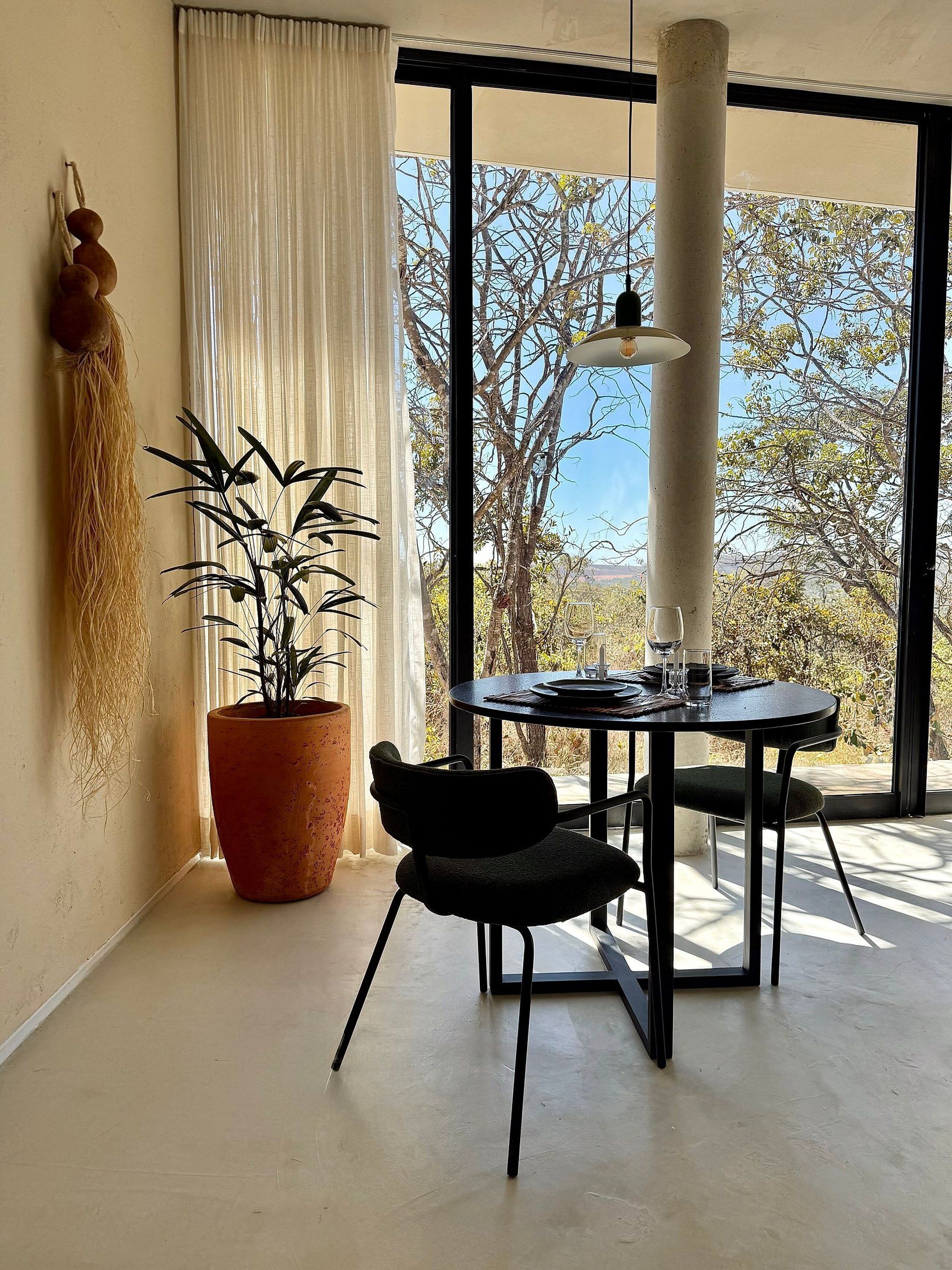 Bungalow | Dining