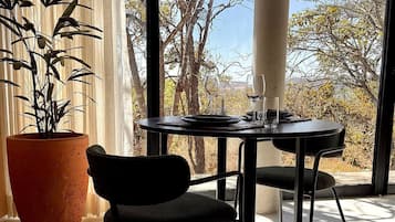 Bungalow | Dining