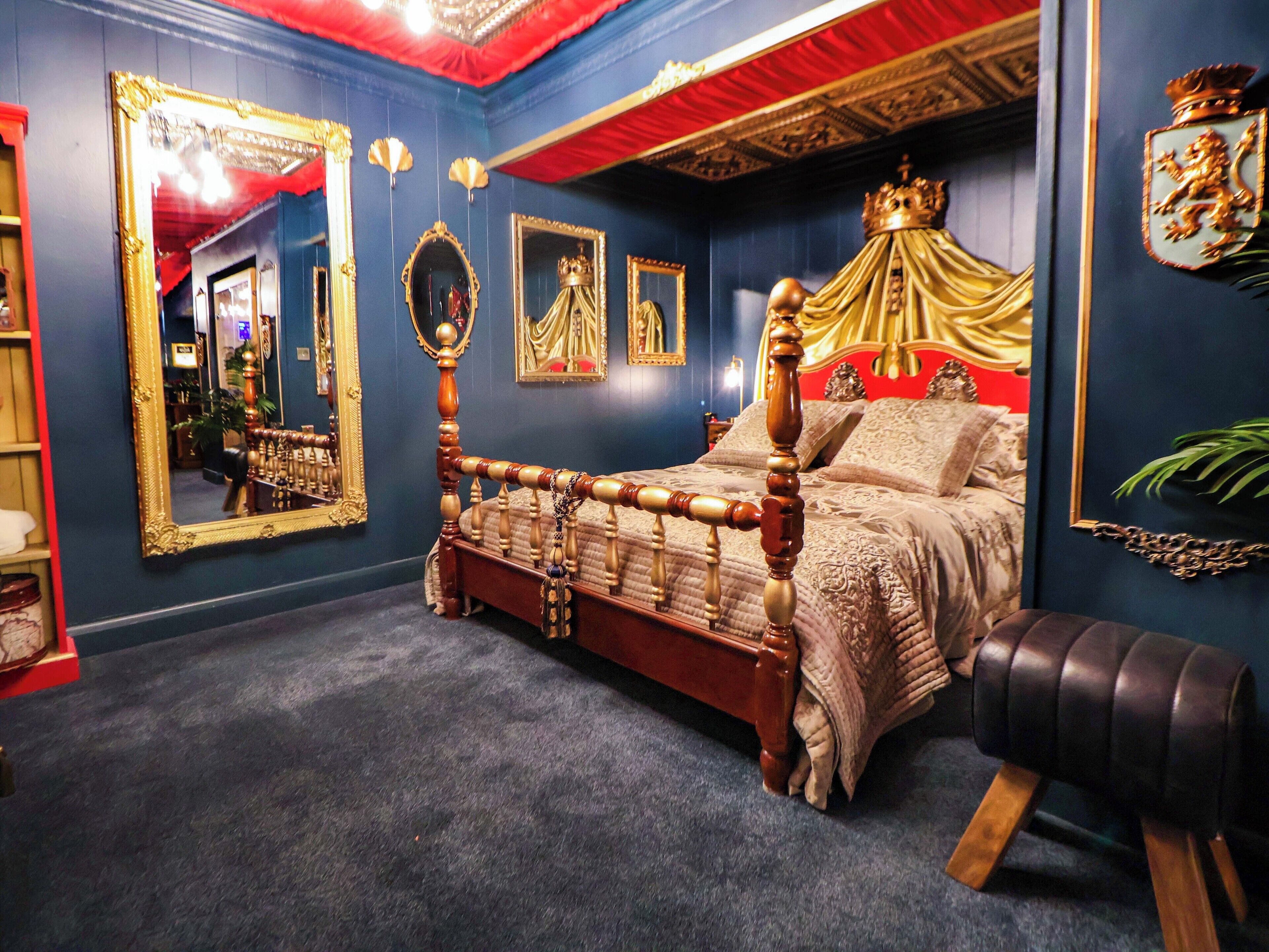 1 habitación, decoración personalizada y muebles diferentes 