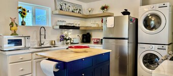 Charming 1-bedroom upstairs apartment with fitness room and AC in Susanville