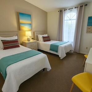 4 bedrooms, iron/ironing board, internet, bed sheets - 10 Min to Disney w/Priv. Pool. Indian Wells (Kissimmee)