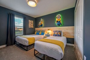 4 bedrooms, iron/ironing board