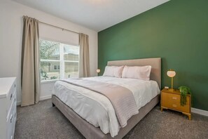 4 bedrooms, iron/ironing board - 4BR Home with Themed Rooms and Private Pool (Kissimmee)