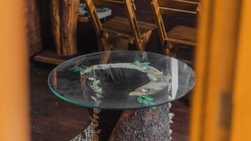 Casa panorámica en un árbol, vistas a la montaña | Comedor