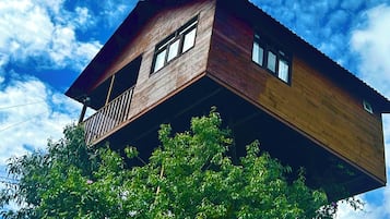 Casa de árbol panorámica, vista a la montaña | Edredón y ropa de cama