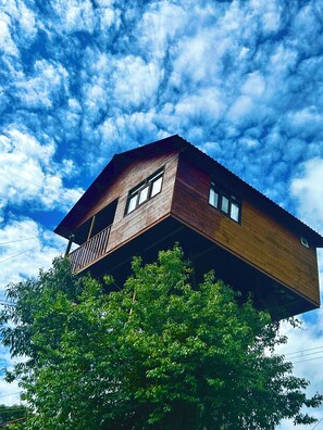 Panoramic-Baumhaus, Bergblick | Daunenbettdecken, Bettwäsche