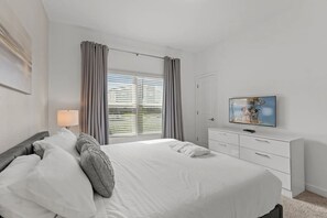 4 habitaciones, tabla de planchar con plancha y internet 