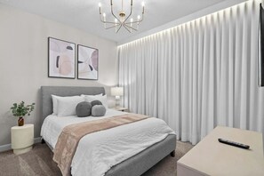 5 Schlafzimmer, Bügeleisen/Bügelbrett, Internetzugang, Bettwäsche