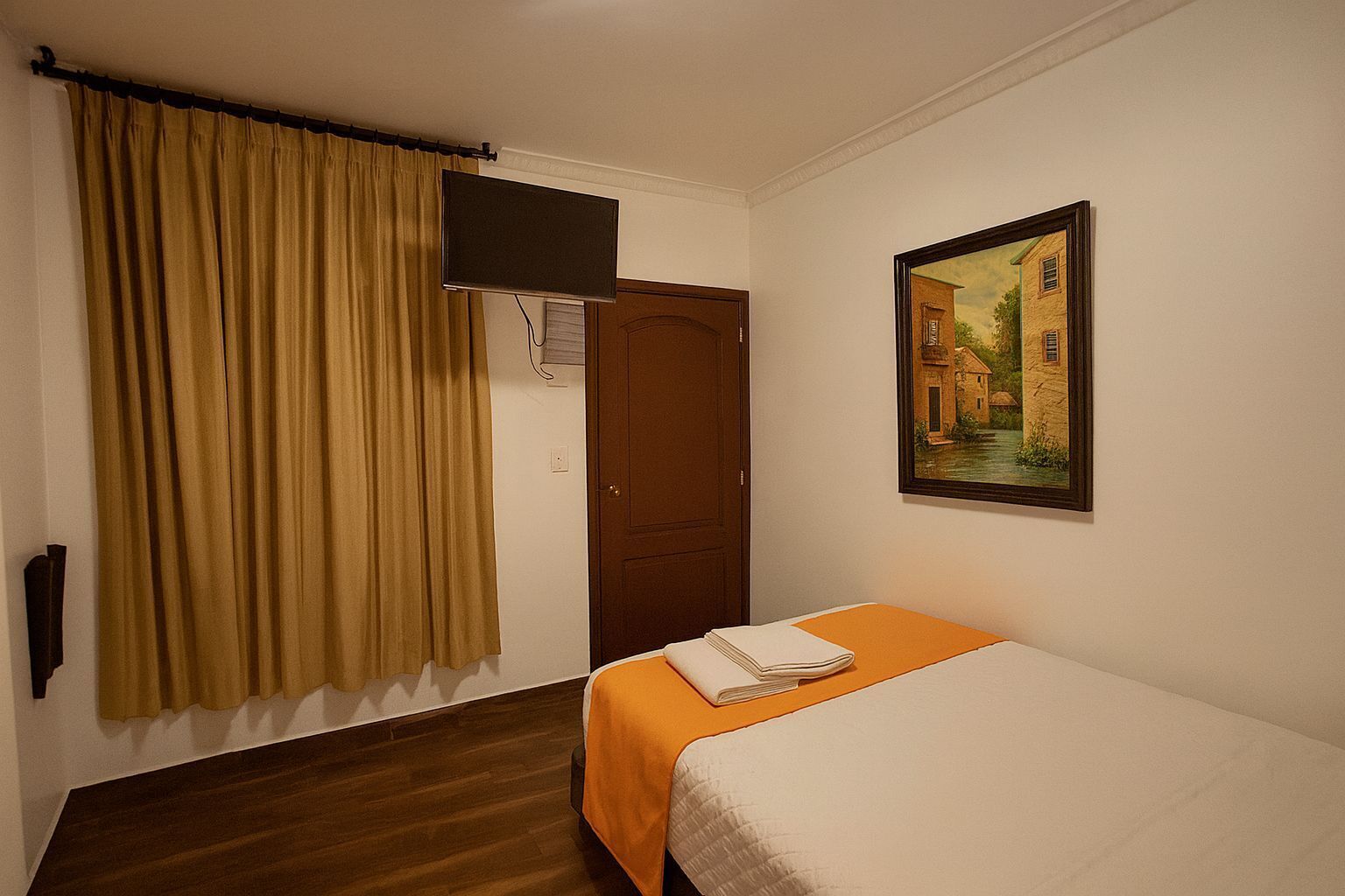 Comfort Room, 1 Bedroom | WiFi (free)