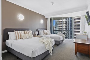 1 chambre, coffres-forts dans les chambres, fer et planche à repasser