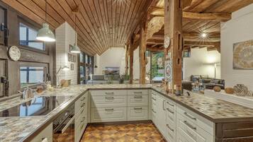 Kühlschrank, Herdplatte, Geschirrspüler