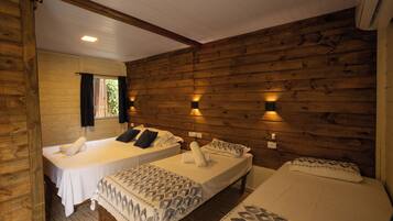 Family Studio, Courtyard View | Blackout drapes, free WiFi