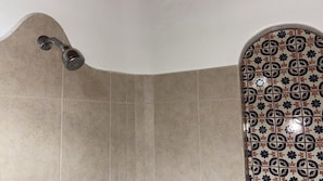 Towels, soap, shampoo, toilet paper - Botanical Studios Sayulita (Sayulita)