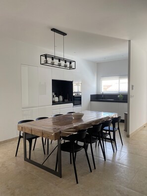 Dining - Villa 8 people 2 babies clim swimming pool and free parking. (Piolenc)