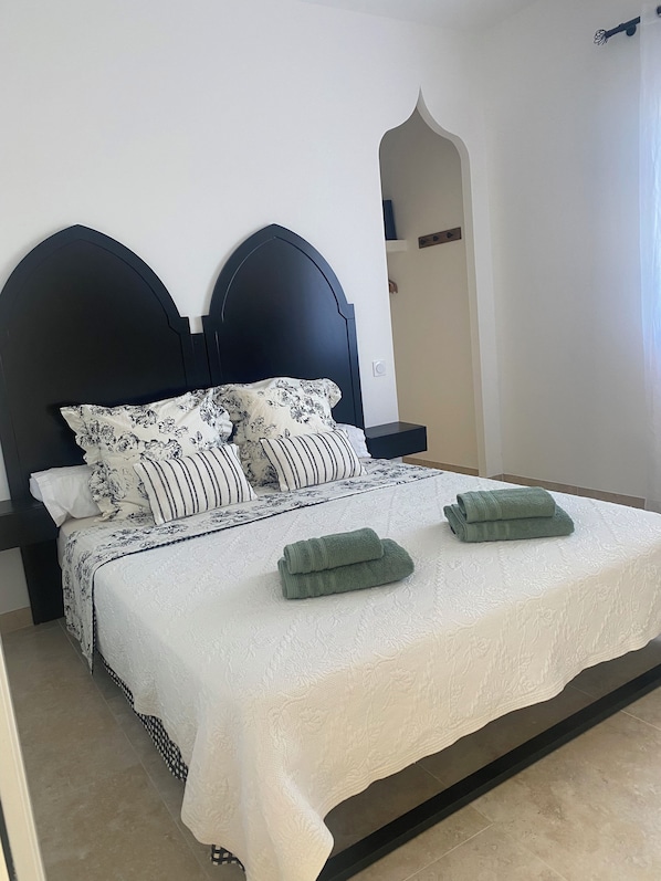 3 bedrooms, iron/ironing board, travel cot, free WiFi