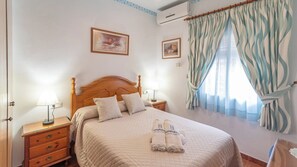 3 bedrooms, iron/ironing board, travel crib, WiFi - Alabarce Nerja by Ruralidays (Málaga)