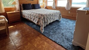 5 bedrooms, travel crib, WiFi (free), bed sheets