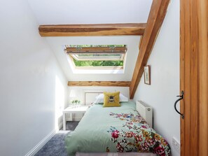 1 habitación, decoración personalizada y muebles diferentes